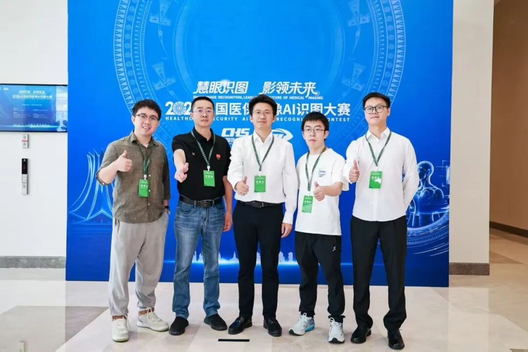 Original team photograph for the proprietary model category